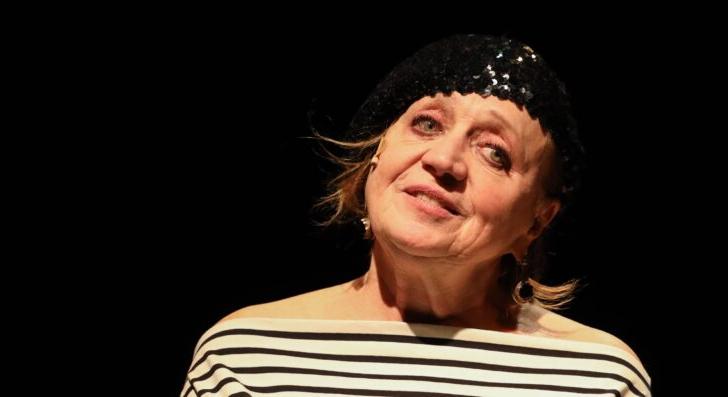 Csákányi Eszter: „Rólam szinte mindent lehet tudni, nyíltak a kártyáim”