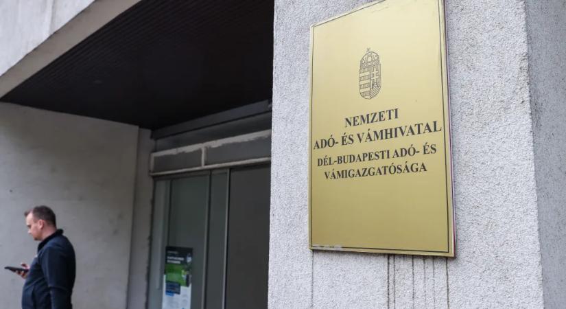 Hétfőn még papíron is lehet kérni az adóbevallást a NAV-tól