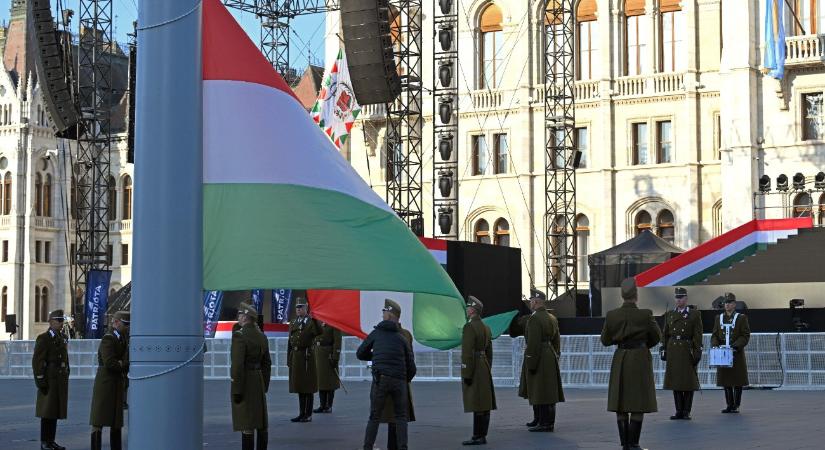 Elemzők március 15-ről: két nagy politikai tömböt láttunk, de nem az dönti el a választást, hol voltak többen