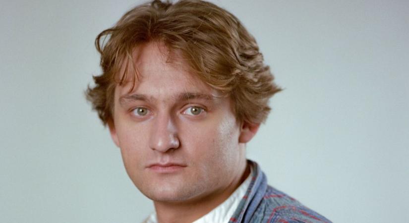 A matekóra helyett Petőfit szavalt – ilyen volt diákként Kaszás Attila