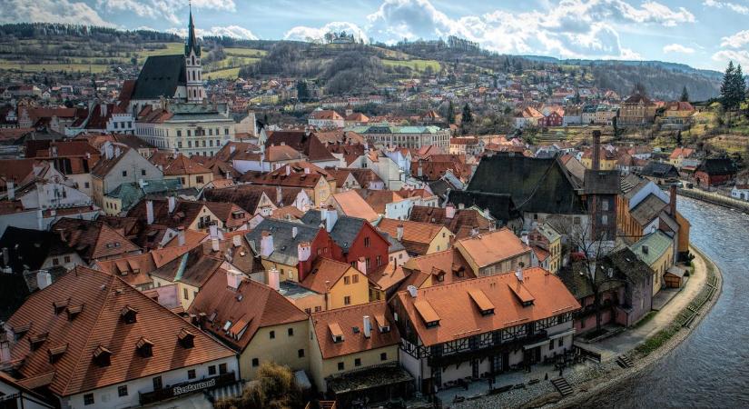 Késsel sebesítettek meg több embert az osztrák városban, egyikük belehalt