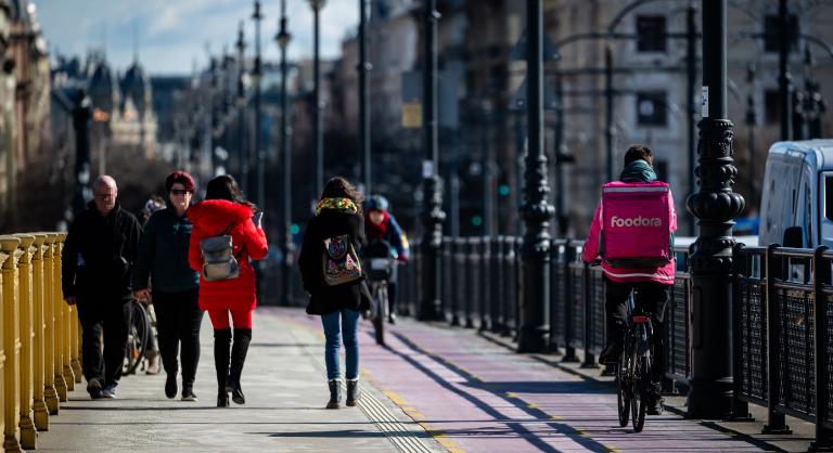 Fontos határidő jár le ma éjfélkor az adóbevallással kapcsolatban