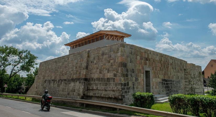 Ideiglenesen lezárták az Egri vár Zárkándy-bástyáját