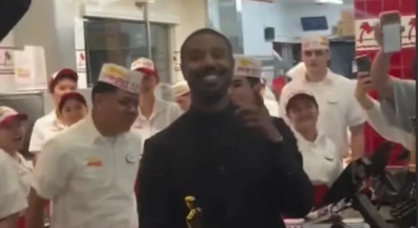 Michael B. Jordan az Oscar-díjával a kezében ugrott be egy gyorskajáldába
