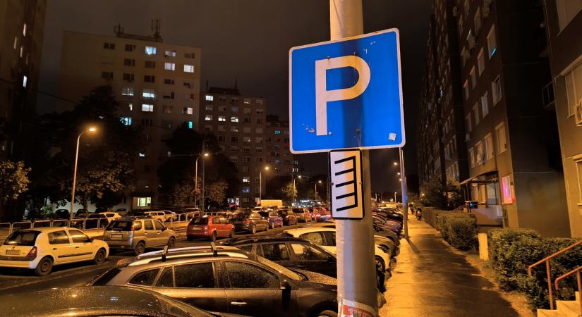 Fontos változás a parkolásban Magyarországon, ez mindenkit érint