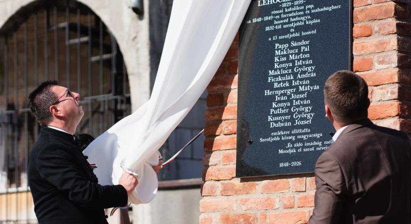 Szentjobb nem felejti el a hőseit – Felavatták az emlékművet
