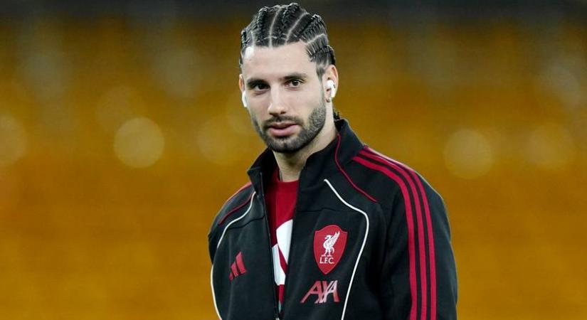 Szoboszlai Dominik kislánya pink rugdalózóban tündéri: így szurkolt apukája meccsén