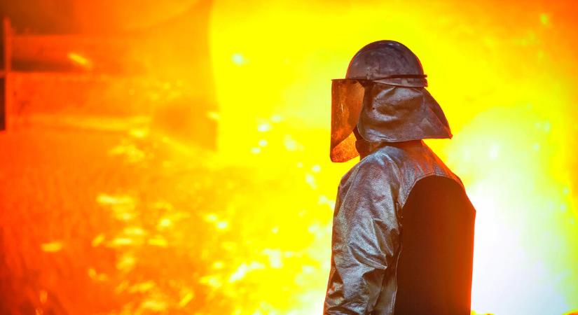 Nagy a baj, leállhat a világ egyik legnagyobb acélgyára az iráni háború okozta gázhiány miatt