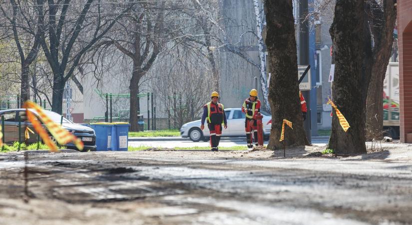 Felújítanak egy teljes debreceni utcát, már hozzá is kezdtek! – fotókkal, videóval