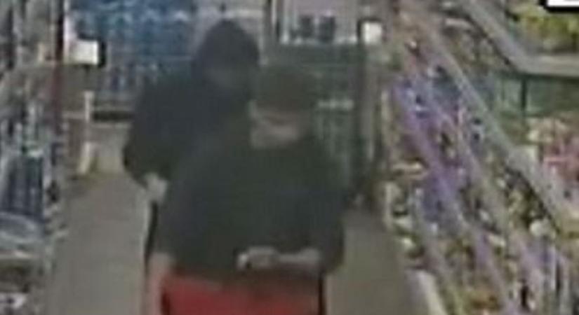 A rendőrség is méltányolja, ha ezekről a fotókról felismered a bolti tolvajokat