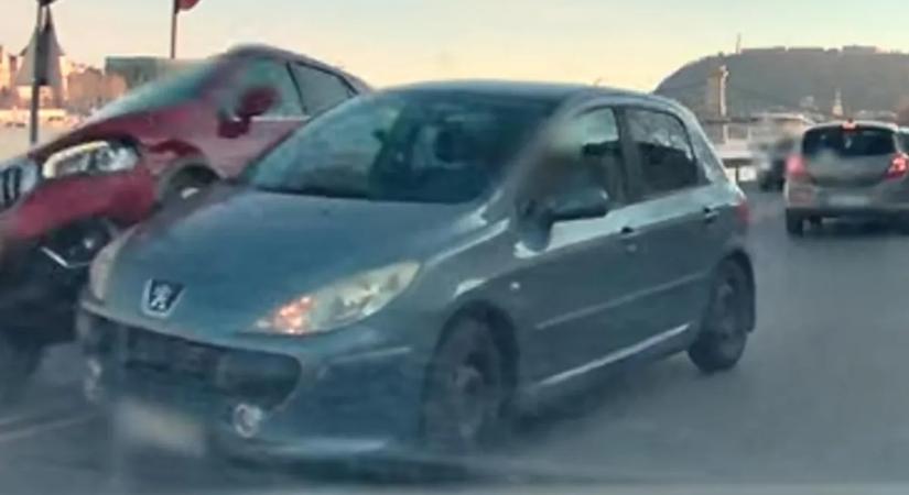 Csúnya baleset lett egy udvarias gesztusból a budai rakparton – videó