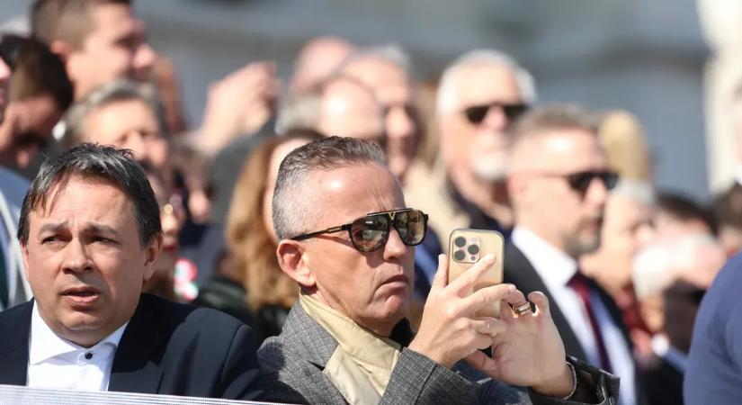 Megdöbbentő: Schobert Norbertet a szomszédja támadta be