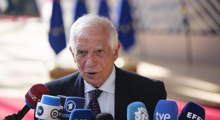 Ursula von der Leyent hatáskörtúllépéssel, Orbán Viktort a lojális együttműködés megsértésével vádolta meg Josep Borrell