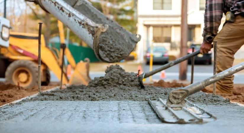 Lezárások lassítják a közlekedést, így változik a forgalmi rend a város több pontján