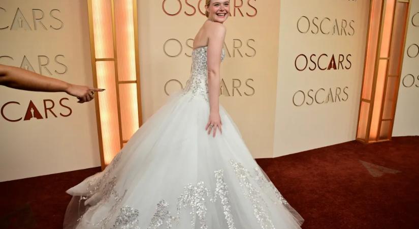 Tollakba borult és menyasszonyi ruhába öltözött az Oscar-gála vörös szőnyege, tarolt a Chanel és a Louis Vuitton