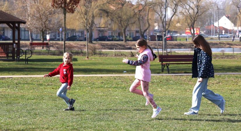 Továbbra is tavaszi időjárás: ez vár ránk kedden Hajdú-Biharban