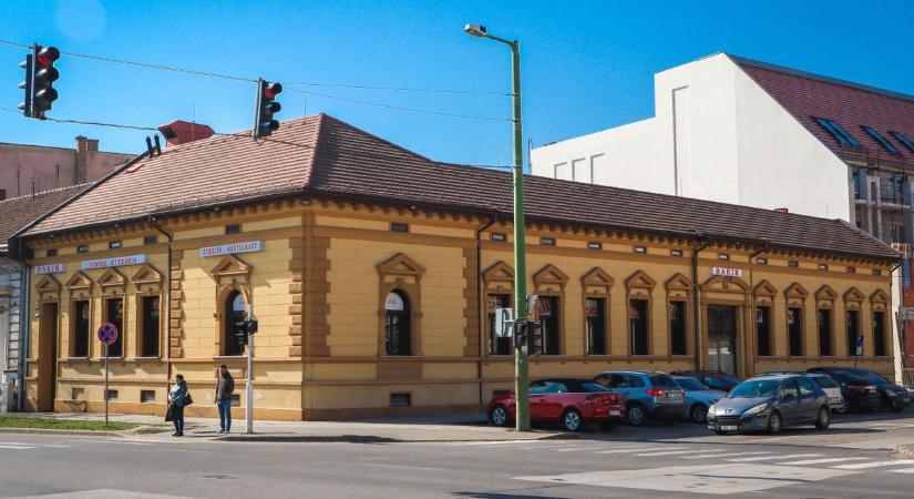 Valami készül a pláza közelében - fotókkal