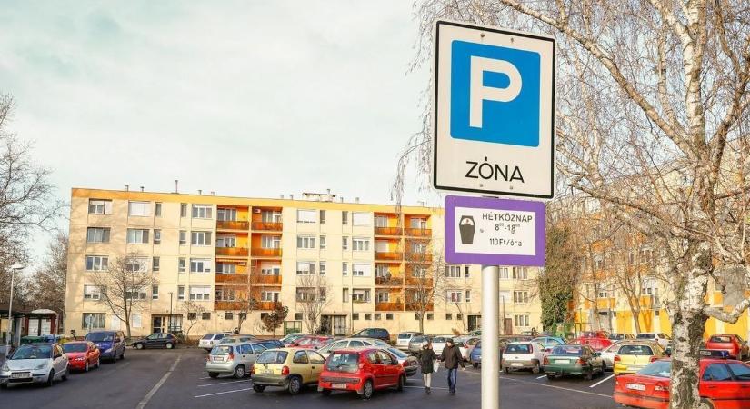 Így parkolhatsz ingyen Székesfehérváron, sok autós nem is tud róla