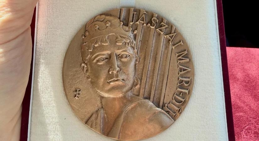 Törőcsik Franciska és Ember Márk is lemondott a Jászai Mari-díjjal járó pénzről