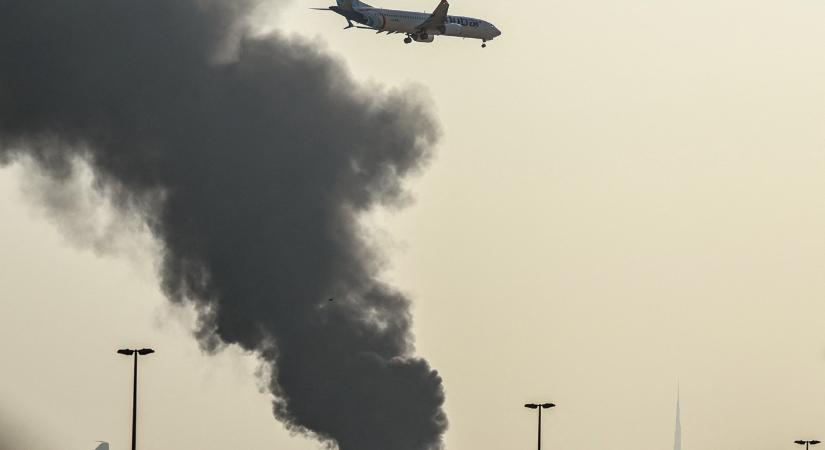 Dróntámadás érte a dubaji repteret és az egyik legfontosabb kikötőt