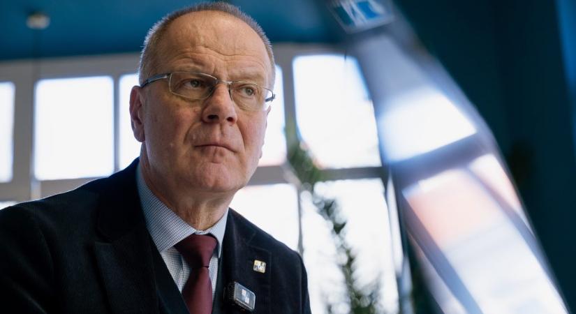 Navracsics nem ment el a Békemenetre és feltette a kérdést: Hűség a párthoz, vagy hűség a választókhoz?