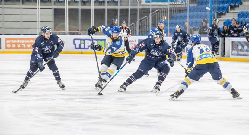 Pengeélen táncolnak a fehérvári jégkorongozók