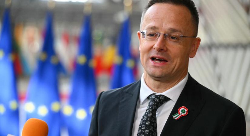 Szijjártó Péter: Ukrajna hülyének próbál nézni minket