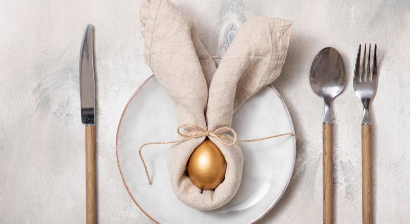 Pár perc DIY: Így hajtogass tökéletes nyuszifüles szalvétát húsvétra