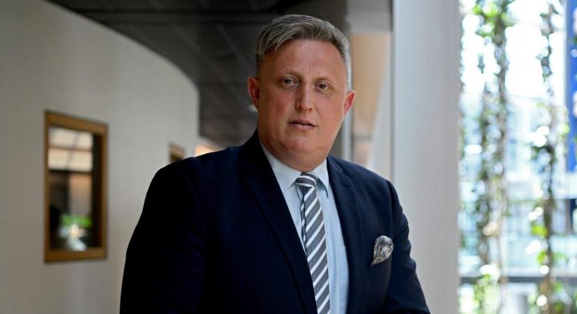 Megszüntette az eljárást az ügyészség a nőverő Győrffy Balázs ellen