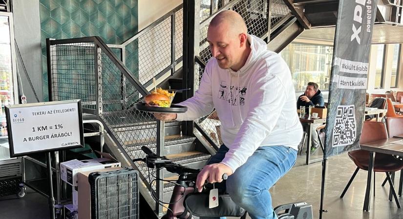 Futással vagy biciklizéssel ingyen is eheted a hambit ezen a helyen