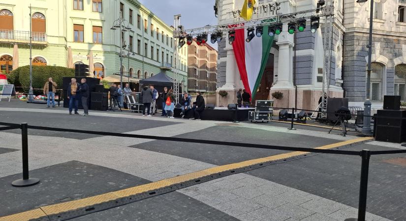 Elkezdődtek az előkészületek Orbán országjárásának első helyszínén