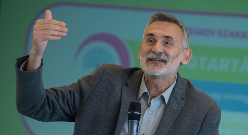 Van egy pillanat, amikor eldől: remény vagy összeomlás – Pál Ferenc atya megrázó történeteket mesélt Szegeden