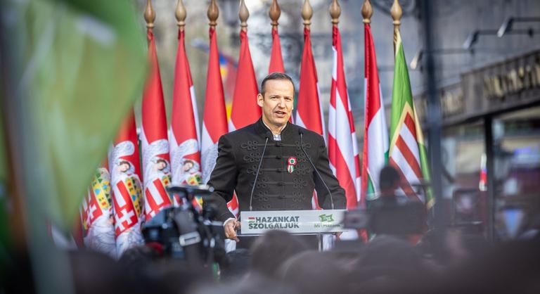 Nem a Mi Hazánknak kell támogatni az egyik nagy pártot, hanem nekik kéne beállni Toroczkai László mögé