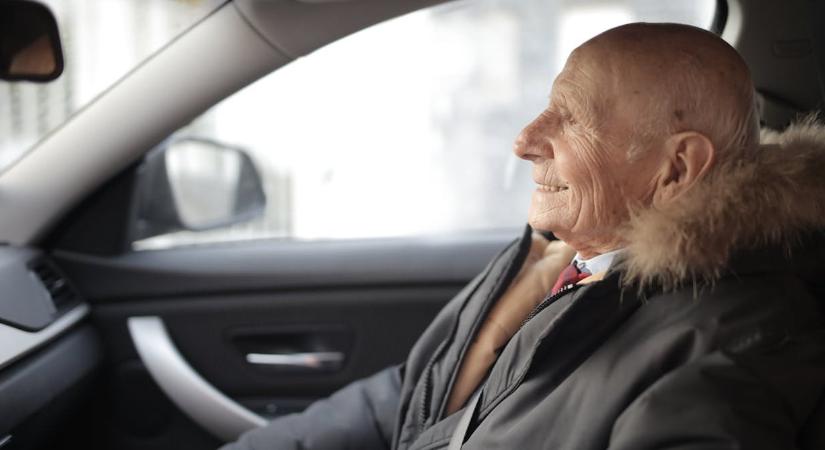 Vezetés közben is megjelenhetnek a demencia első tünetei