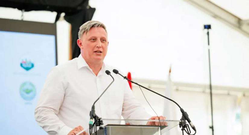 Megszüntette az eljárást az ügyészség a nőverő volt fideszes EP-képviselő Győrffy Balázs ellen