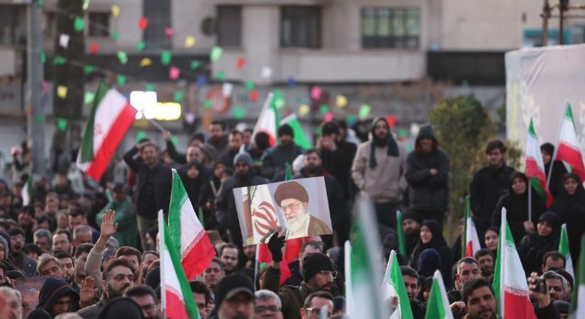 Irán megfenyegette Romániát – keleti szomszédunk „megfelelő választ” fog kapni tettéért