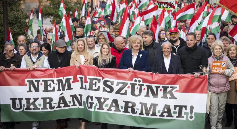 Megérkezett a Békemenet a Kossuth térre, Kelei Zita azt üzente: mi vagyunk a többség