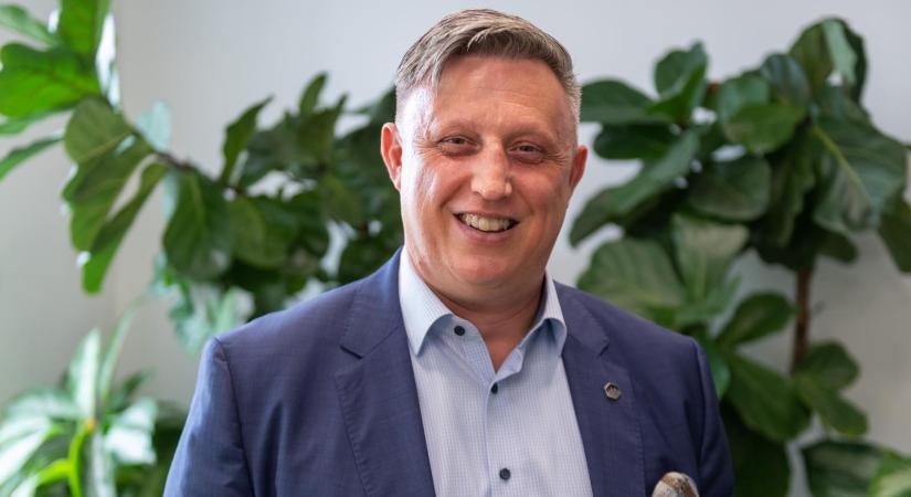 Megszüntették az eljárást a nőverő exfideszes EP-képviselő, Győrffy Balázs ellen