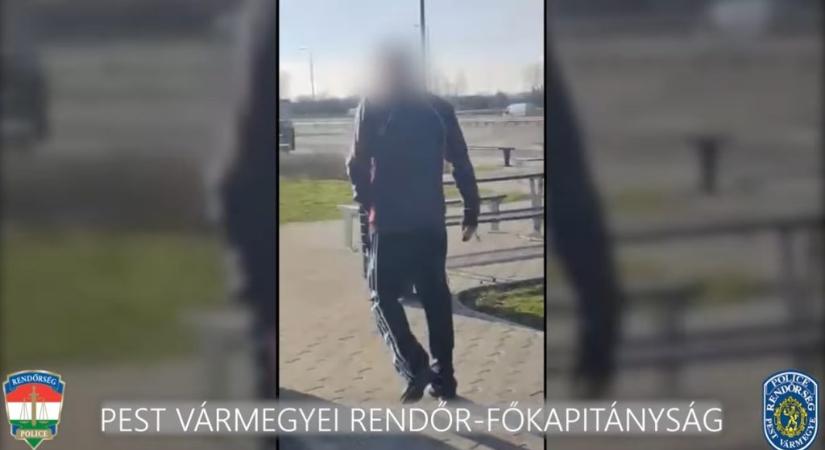 „Az M4-en a női WC-ben kamerákat szerelgetett fel egy csávó” – apa és lánya buktatta le a kukkolót