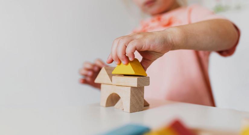 „Nem vagy te senki!” A kislány arcába üvöltött a nevelő, egy szemtanú buktatta le a siófoki bölcsődét