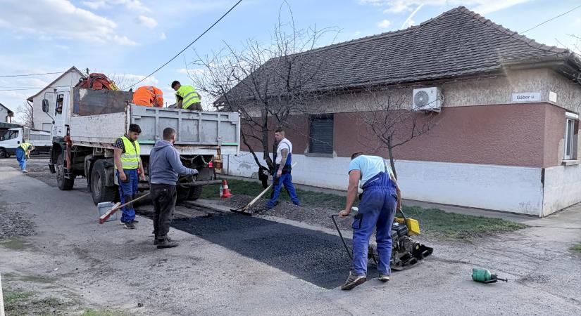 Több mint 300 kátyú javítása kezdődött meg Hódmezővásárhelyen