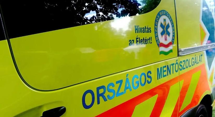 Késsel támadt a mentősökre egy fertőszentmiklósi férfi
