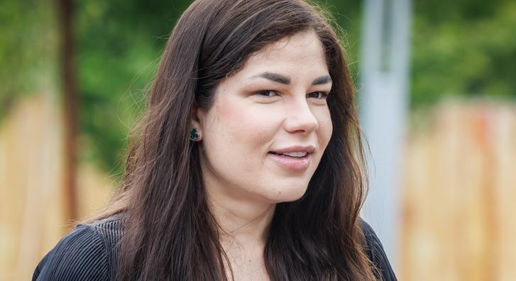 Gáspár Evelin reagált Hadházy Ákosnak a félmilliós napszemüvegére tett megjegyzése miatt