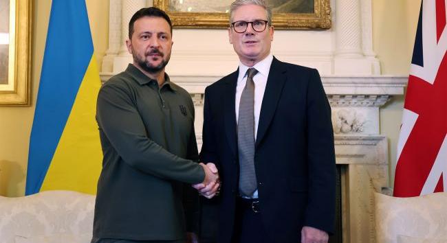 Starmer találkozik Zelenszkijjel, hogy Putyin veszélyes előnyére figyelmeztesse