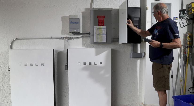 Meglépné a kormány: átírják a magyarországi napelemek szabályait, itt vannak a legújabb részletek