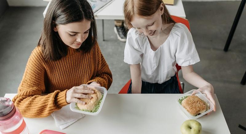 Állami intézményeket számolnának fel – 5600 család minimáljövedelme jönne ki a megtakarításból
