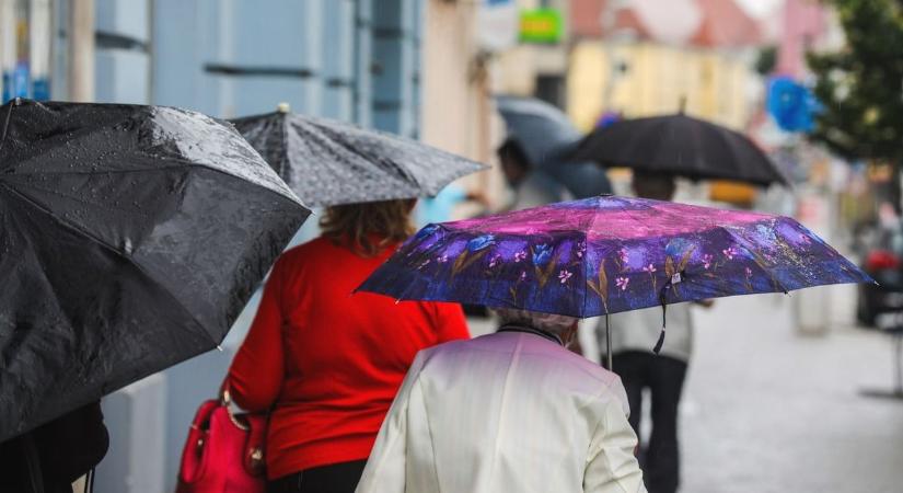Fordulat az időjárásban: kedden ne hagyja otthon az esernyőt!