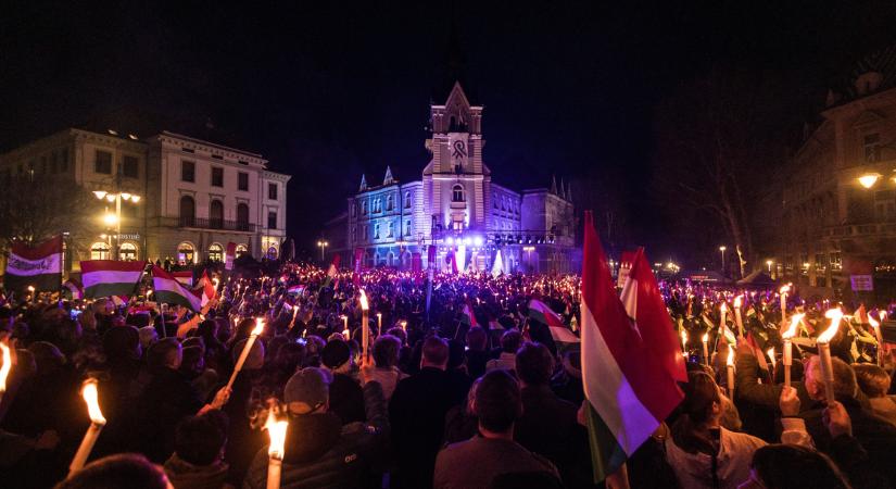 Orbán Viktor országjárása Takáts Tamással indult: Hatalmas tömeg volt a kaposvári Békemeneten