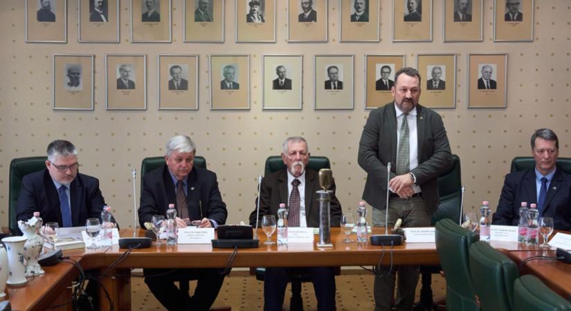 Káros a pesszimizmus? 700 ezer hektáron még mindig a kukorica az úr