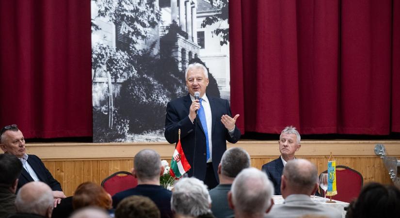 Egy nemzetközi sajtószervezet vizsgálatot sürget a Telex újságíróinak eltávolítása miatt